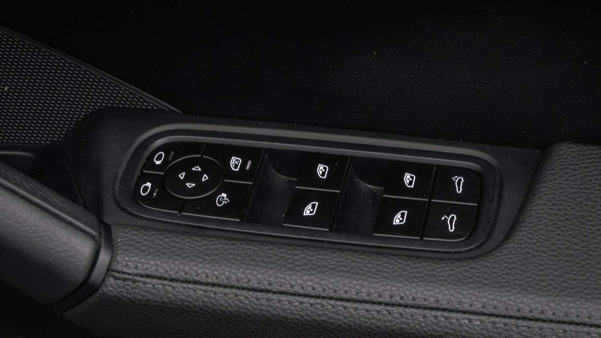 Porsche Cayenne view 24