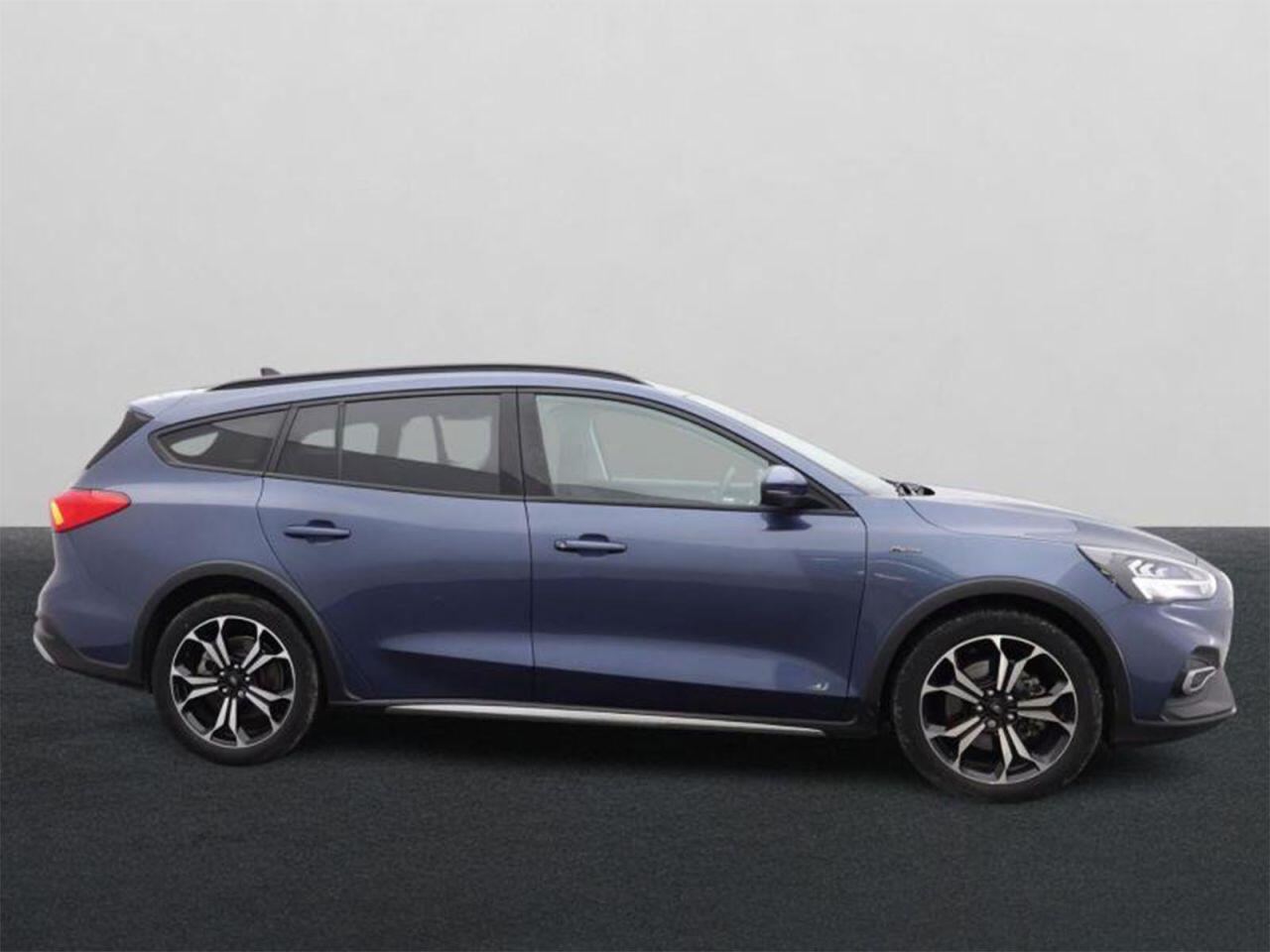 Ford Focus view 2