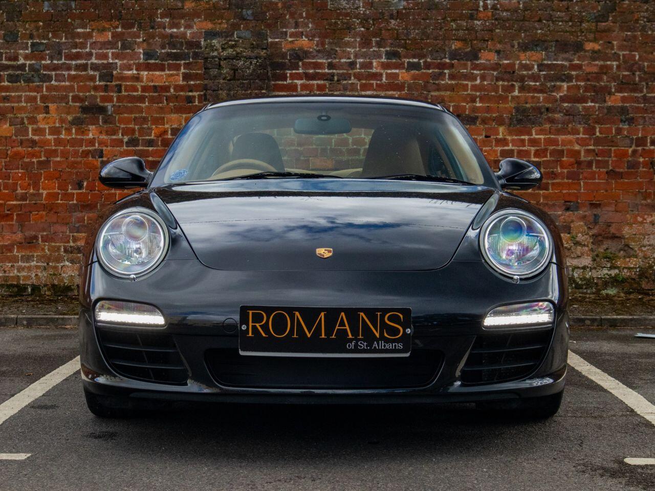 Porsche 911 view 11