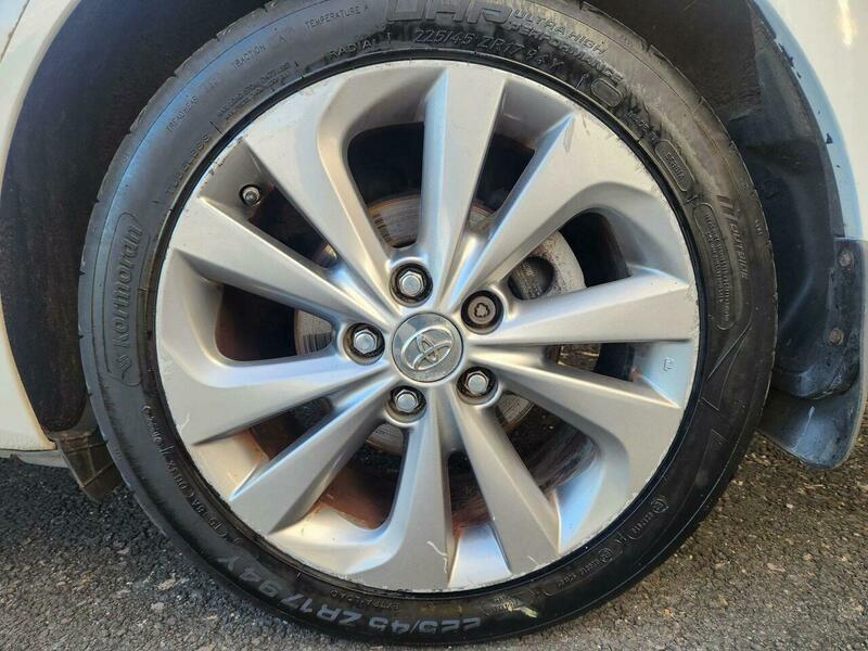 2014 Toyota Auris 1.8 VVT-h Excel Touring Sports CVT Euro 5 (s/s) 5dr • 104,000 miles image 22
