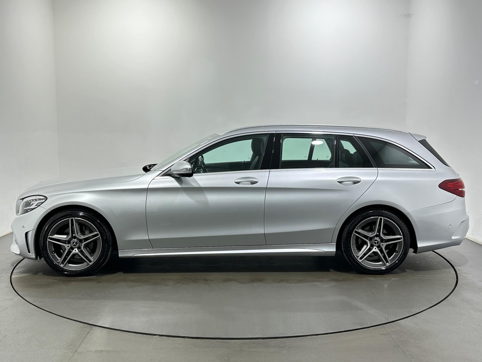 Mercedes-Benz C-Class view 5