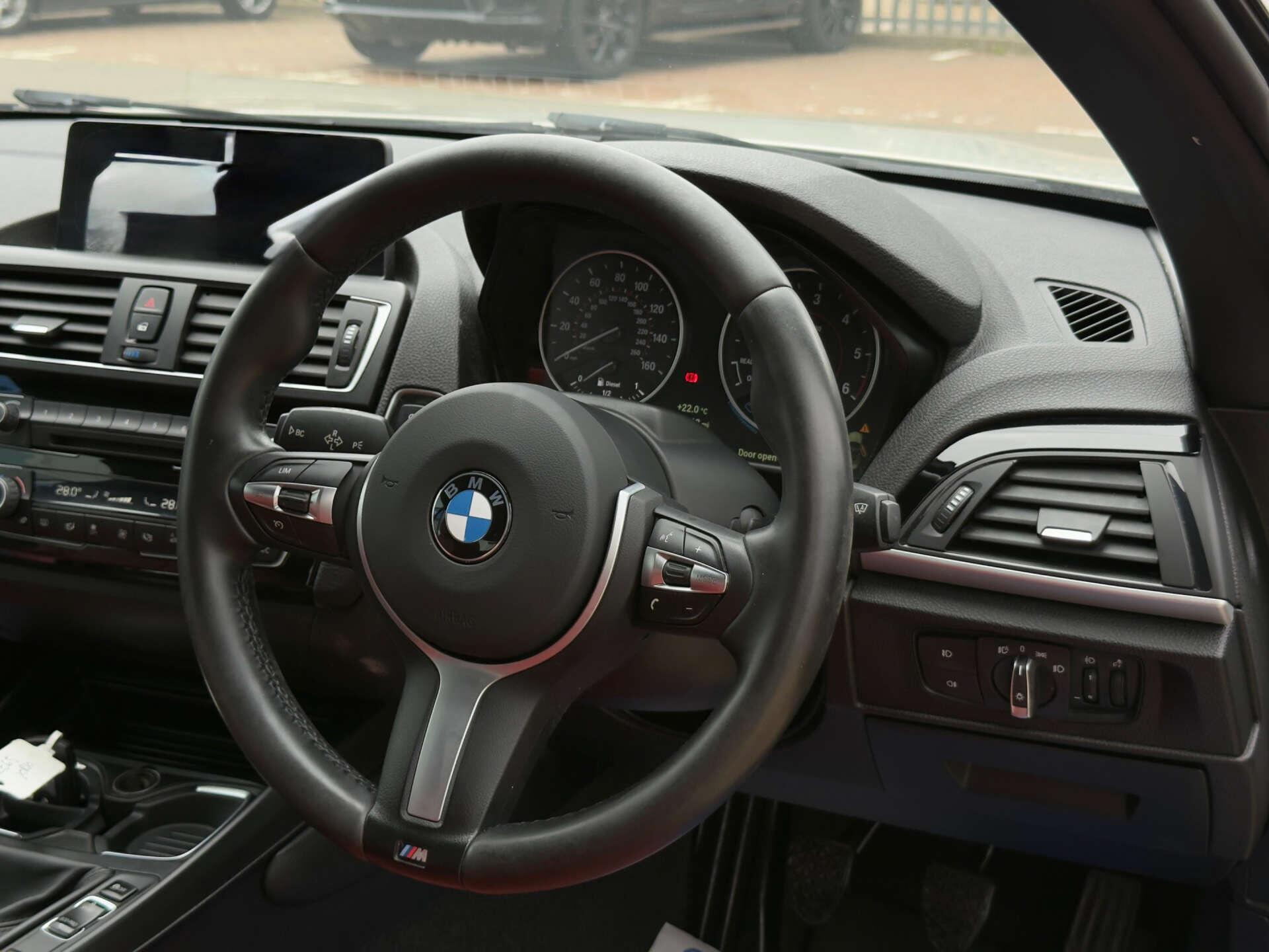 BMW 2 Series view 38