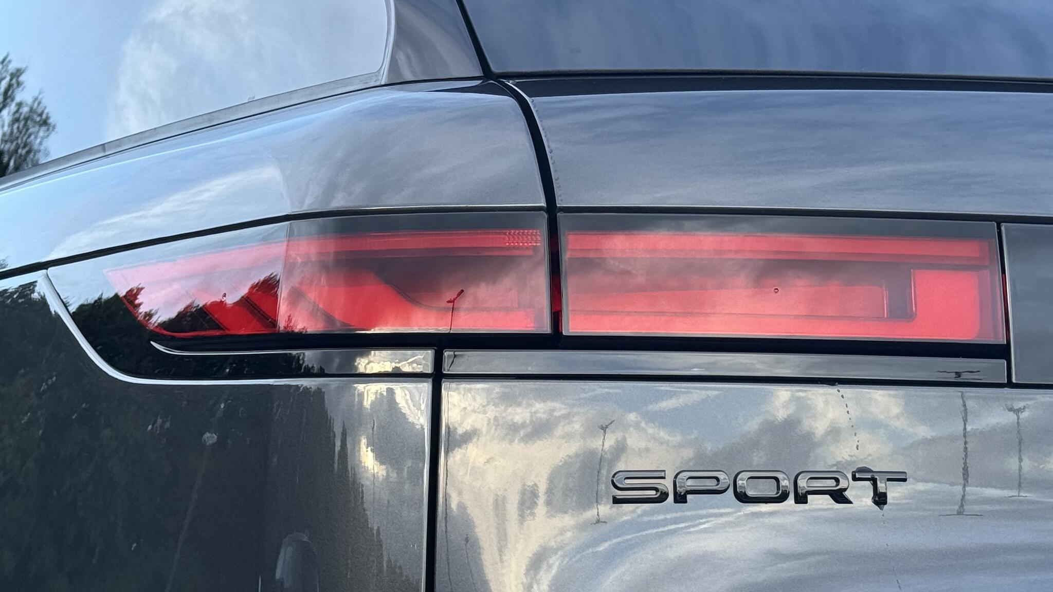 Land Rover Range Rover Sport view 19