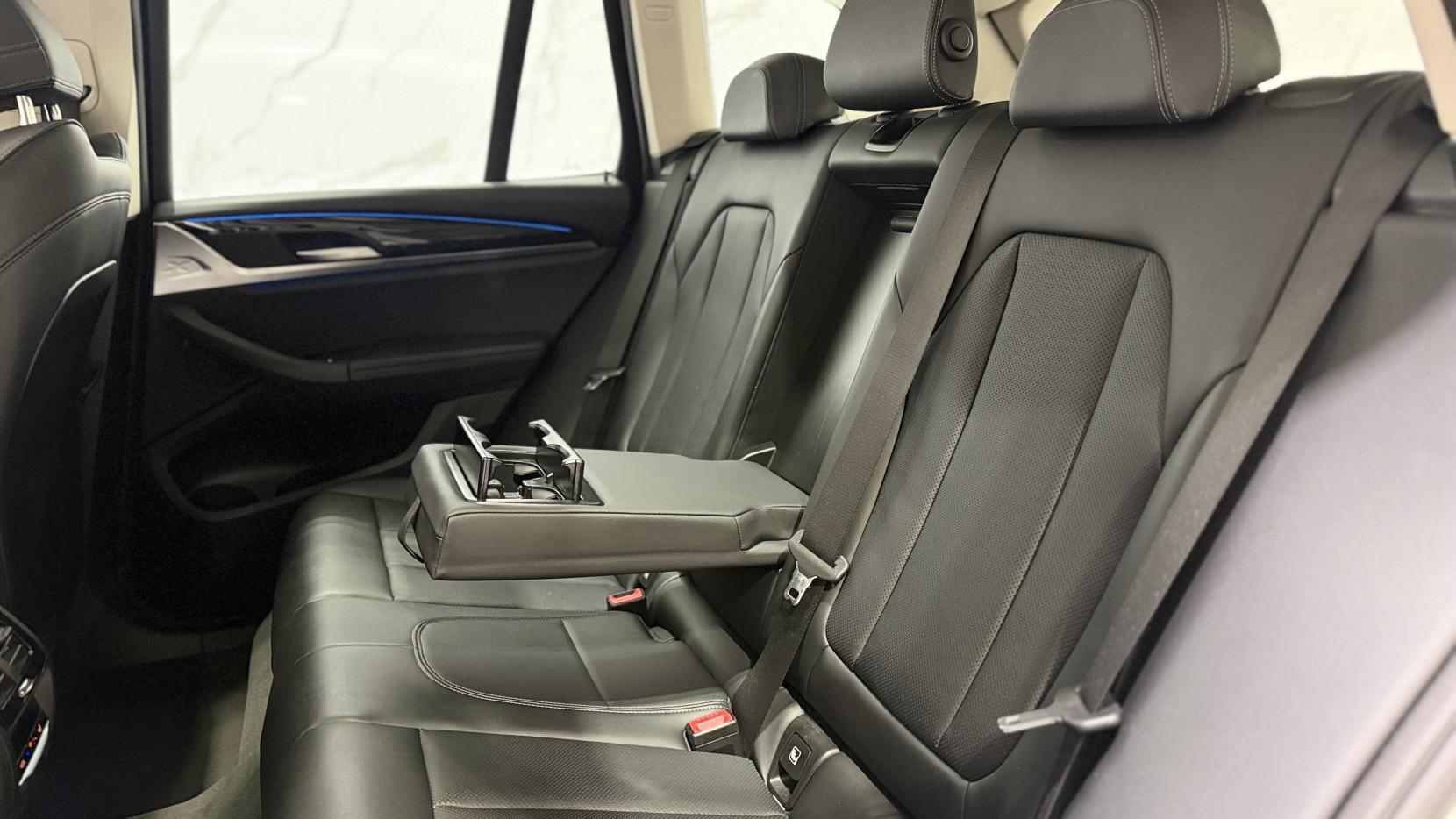 BMW X3 view 11