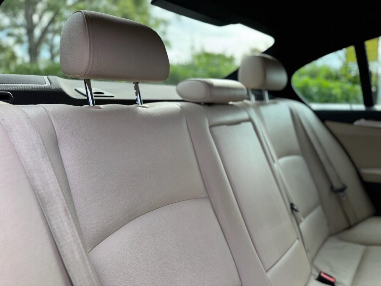 BMW 5 Series view 33