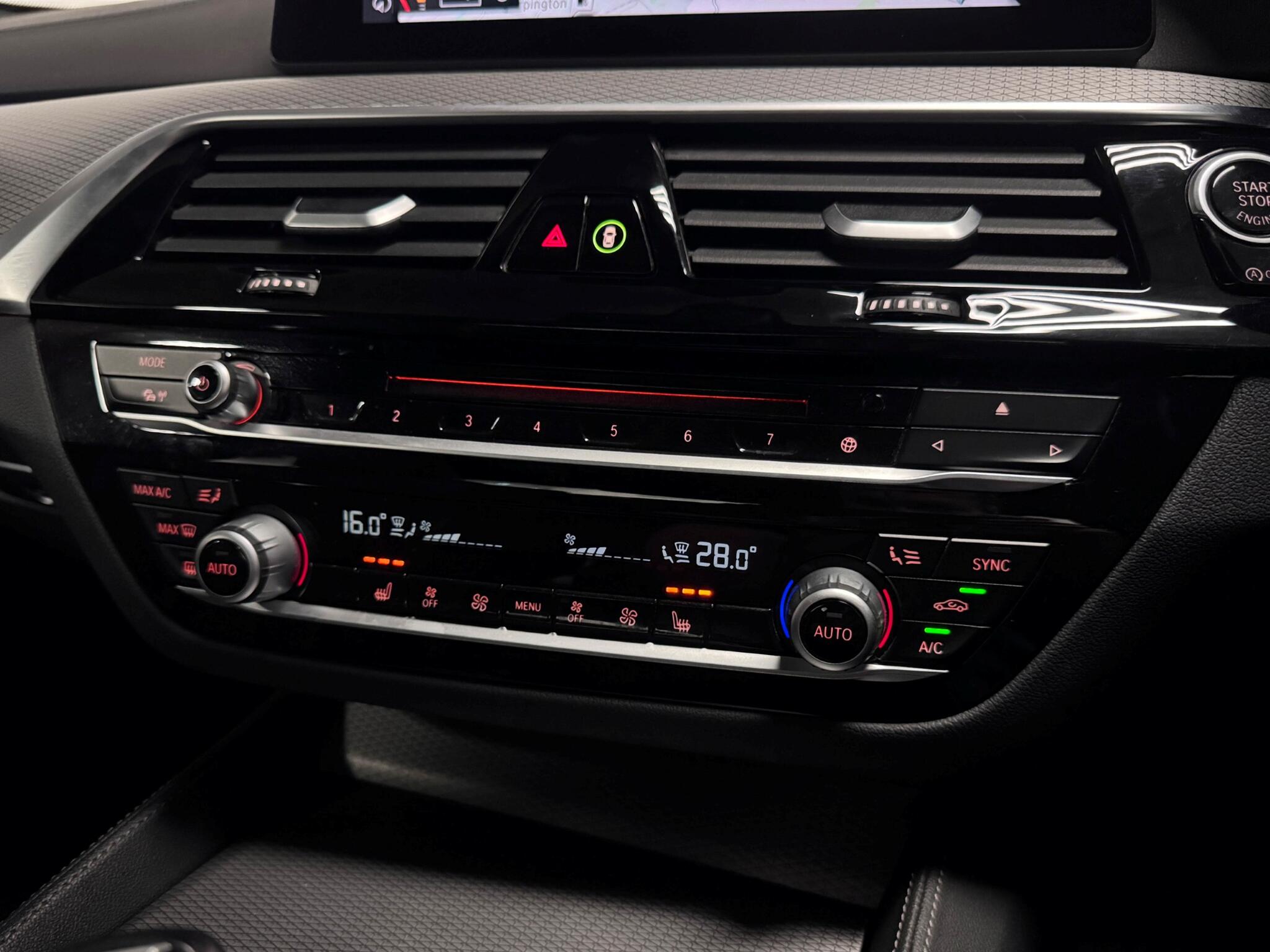 BMW 5 Series view 32