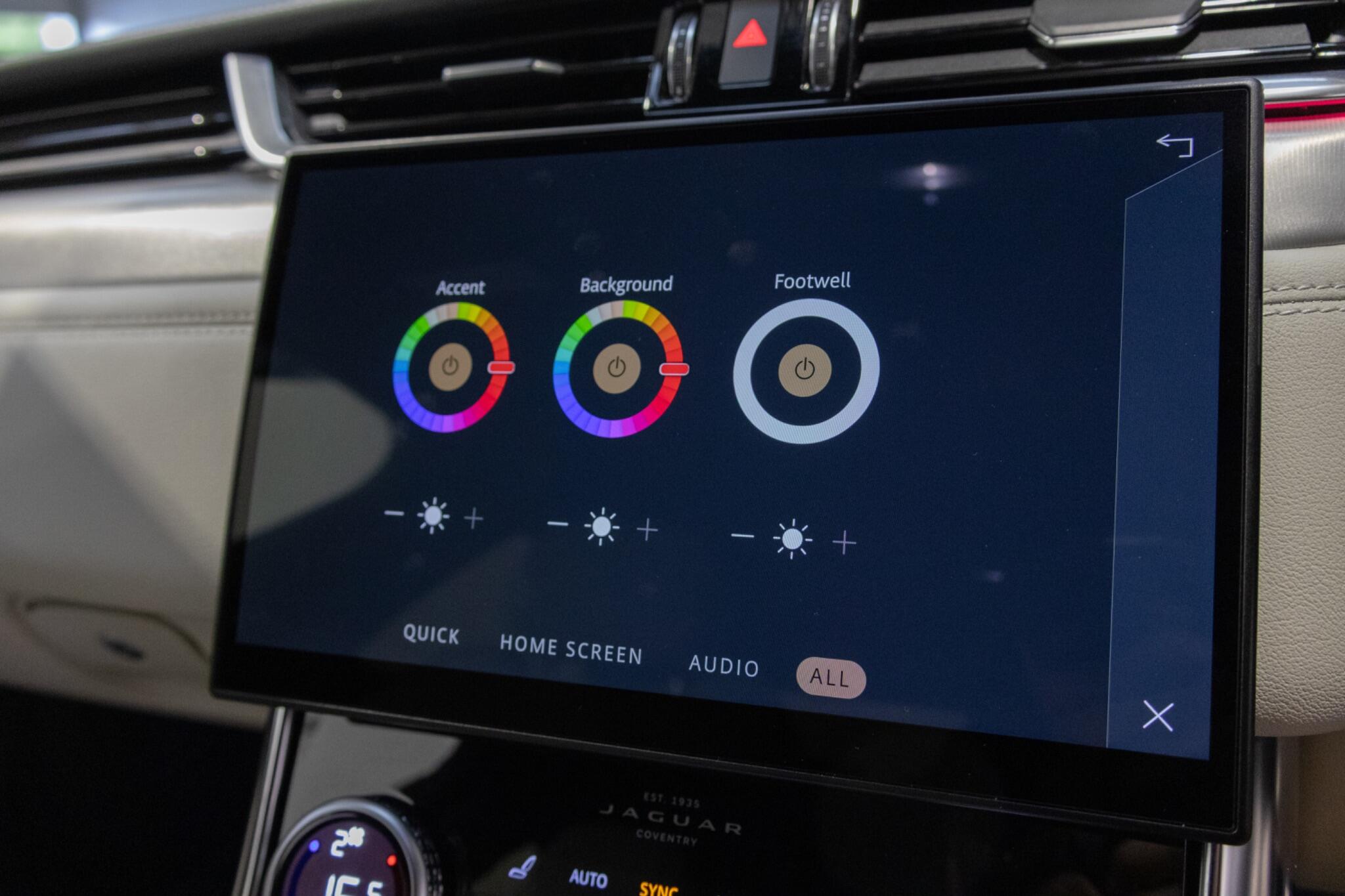 Jaguar XF view 23
