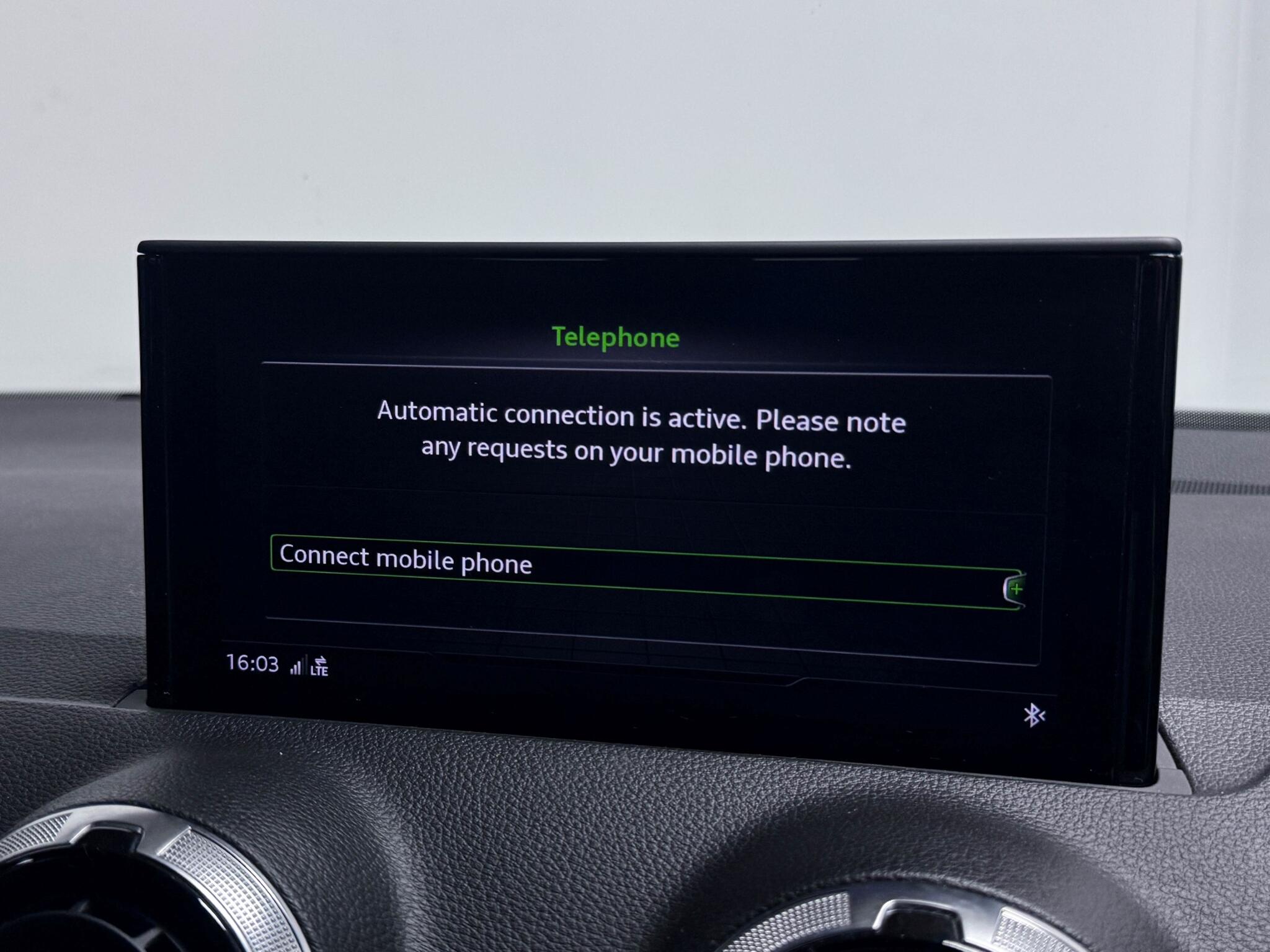 Audi SQ2 view 50