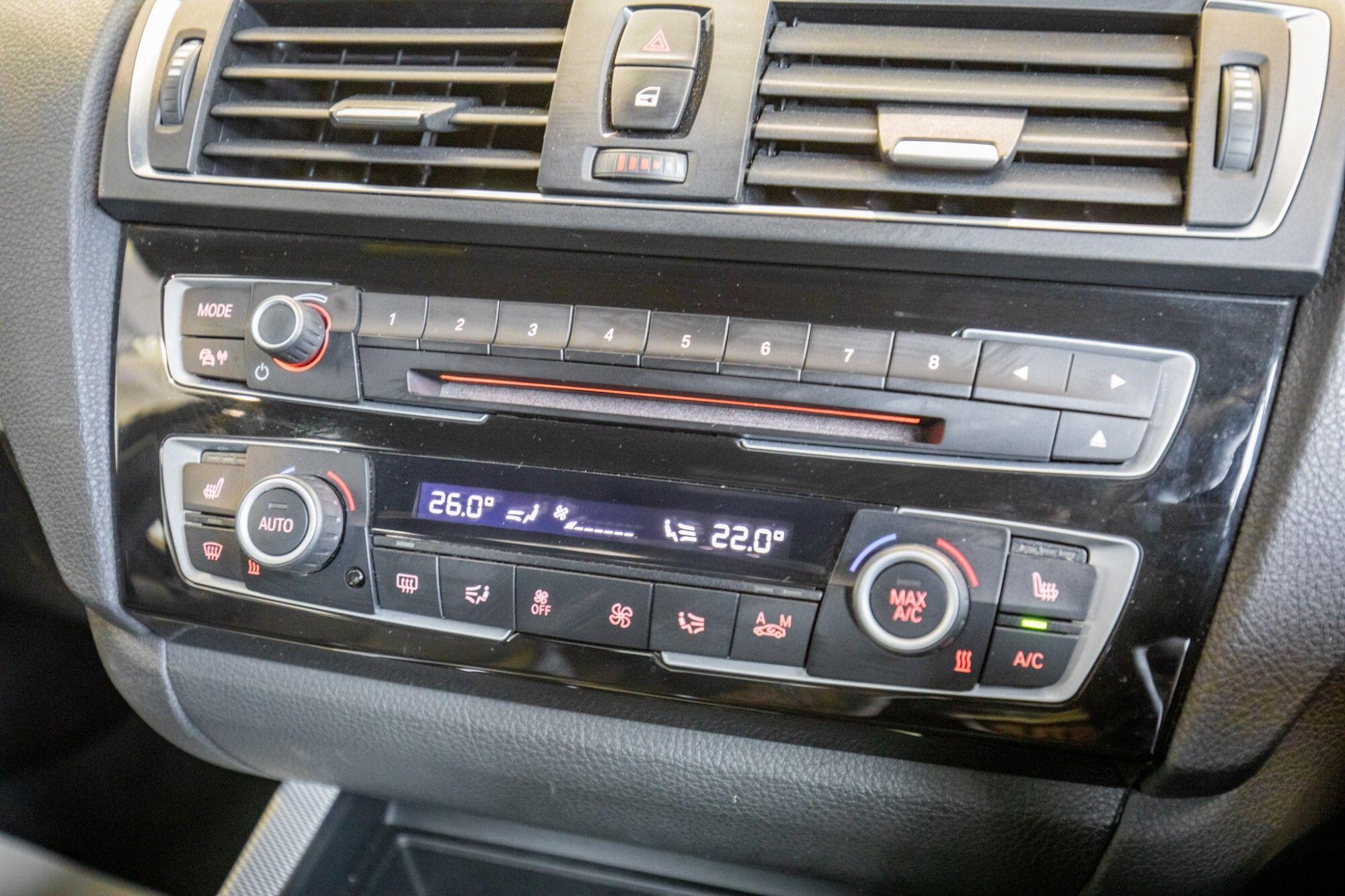 BMW 1 Series view 24