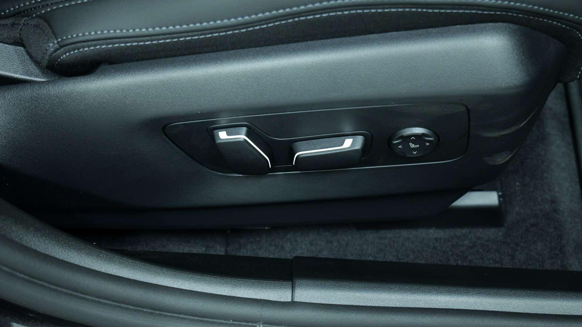 BMW 5 Series view 27