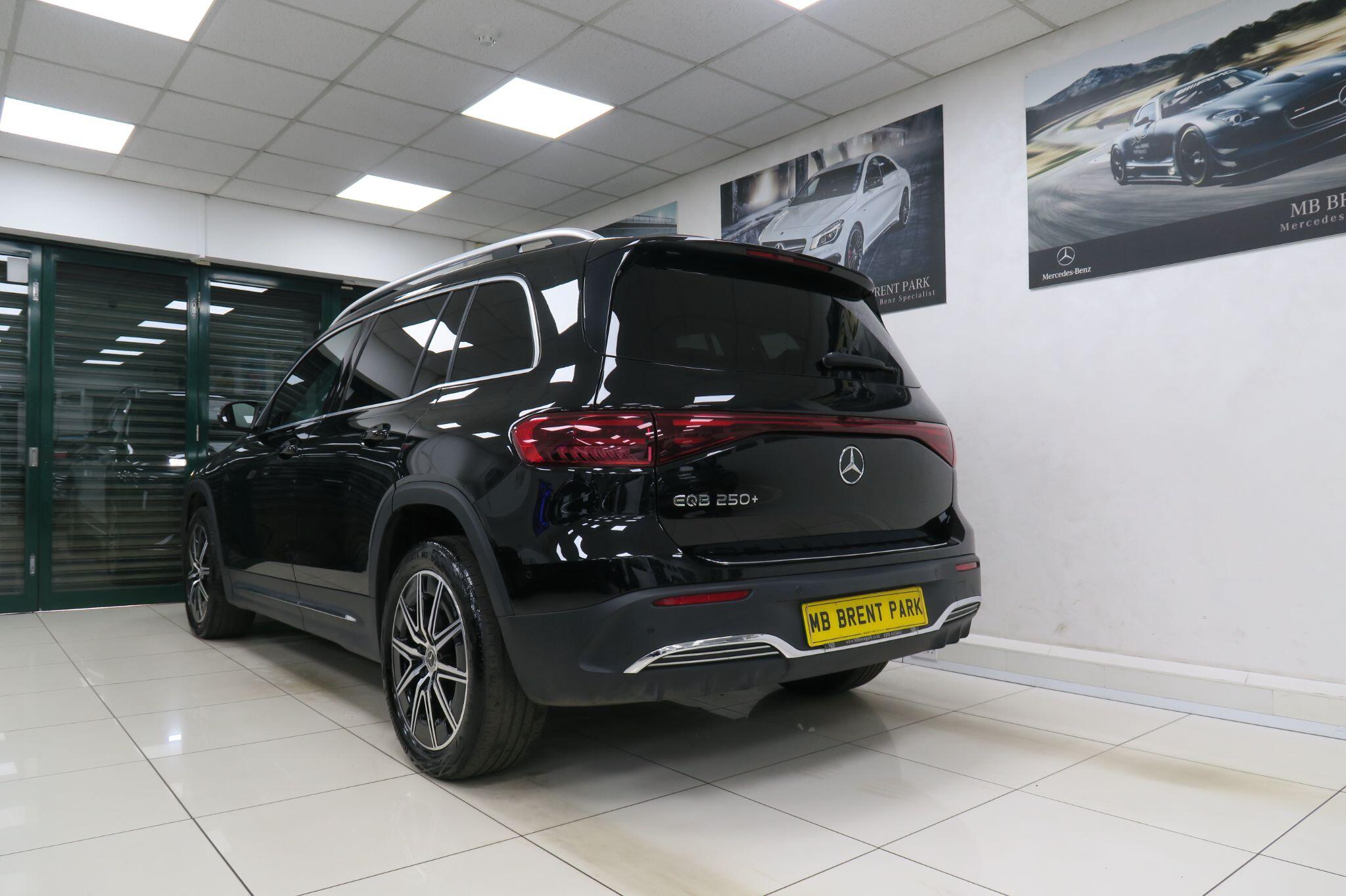 Mercedes-Benz Eqb view 5