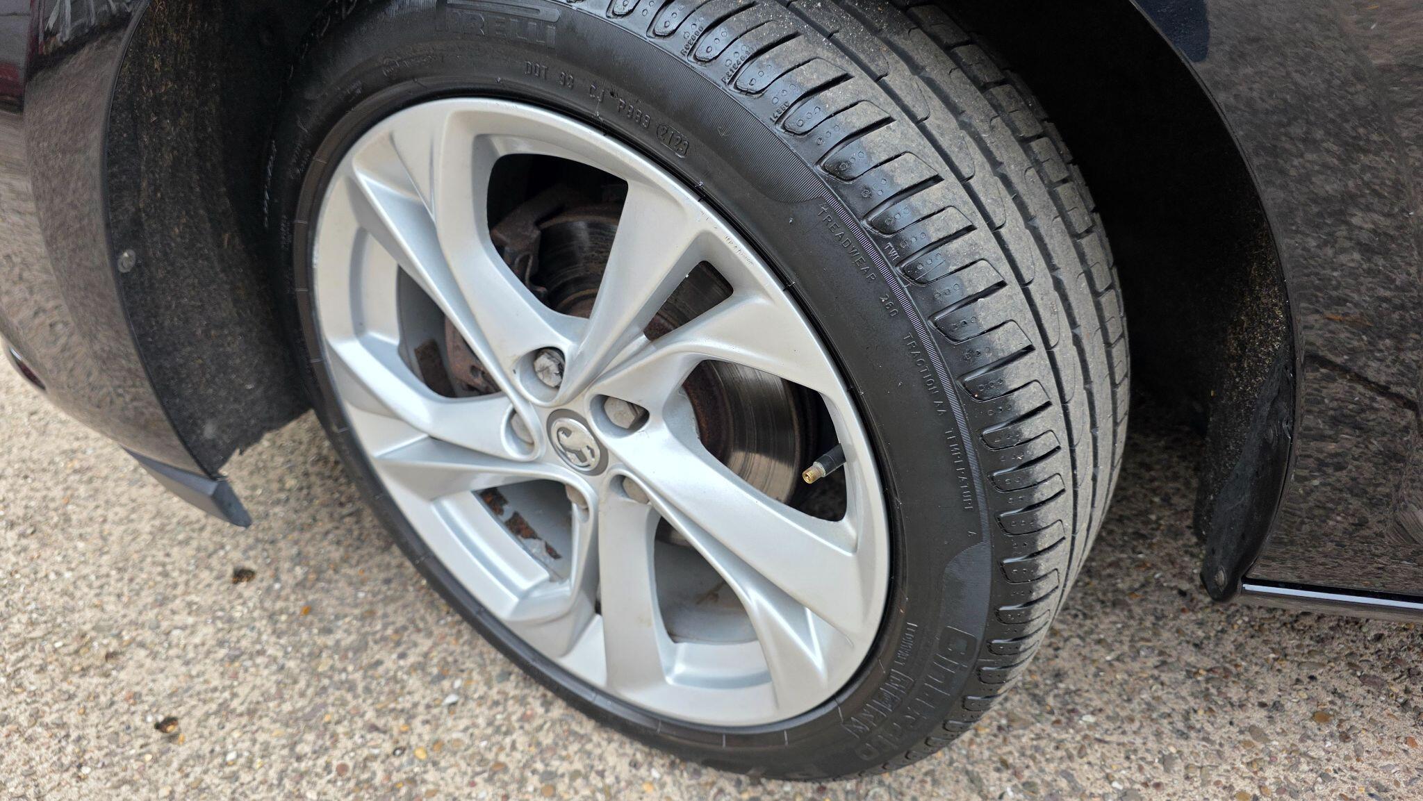 Vauxhall Astra view 40