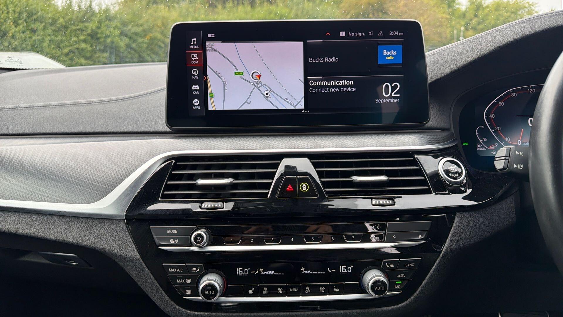 BMW 5 Series view 8