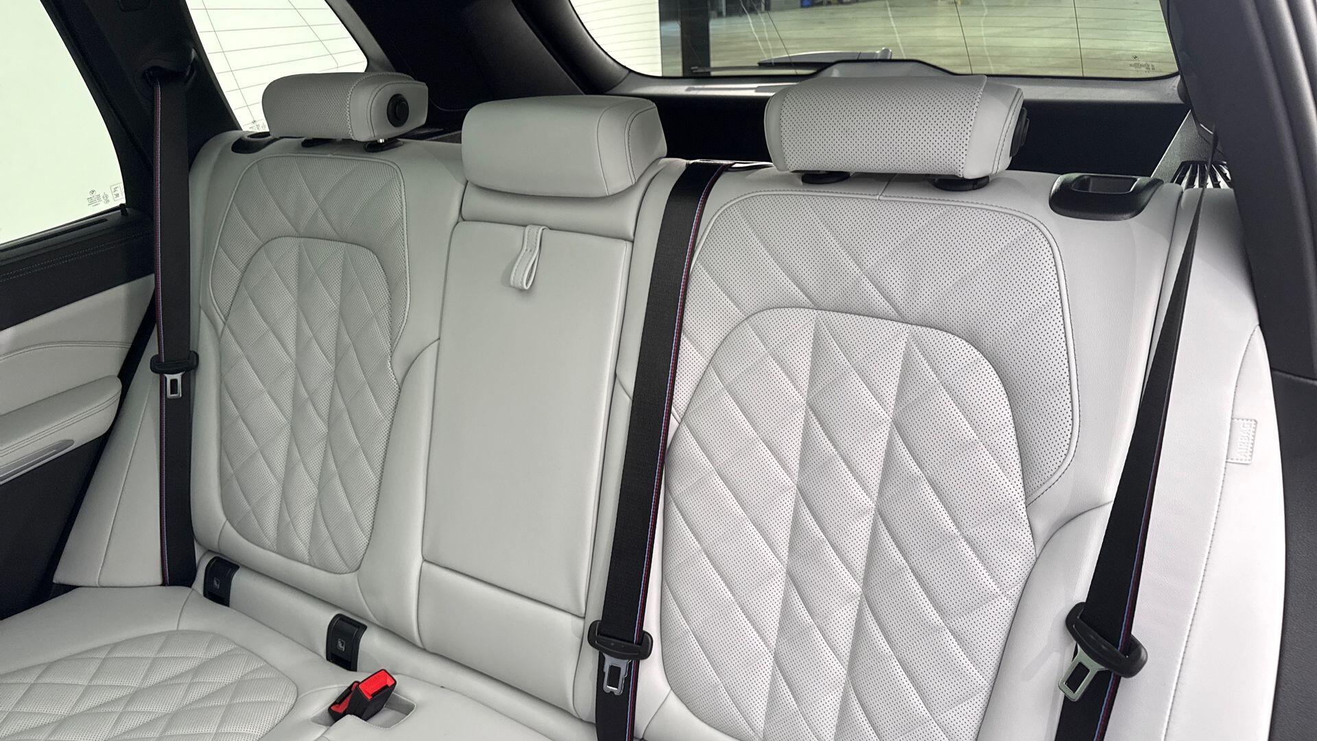 BMW X5 view 12
