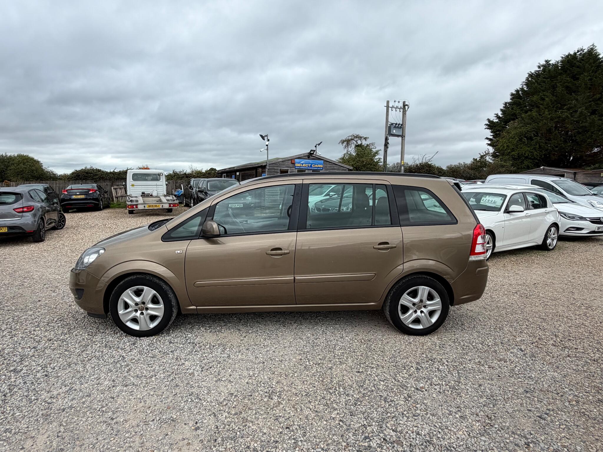 Vauxhall Zafira view 6