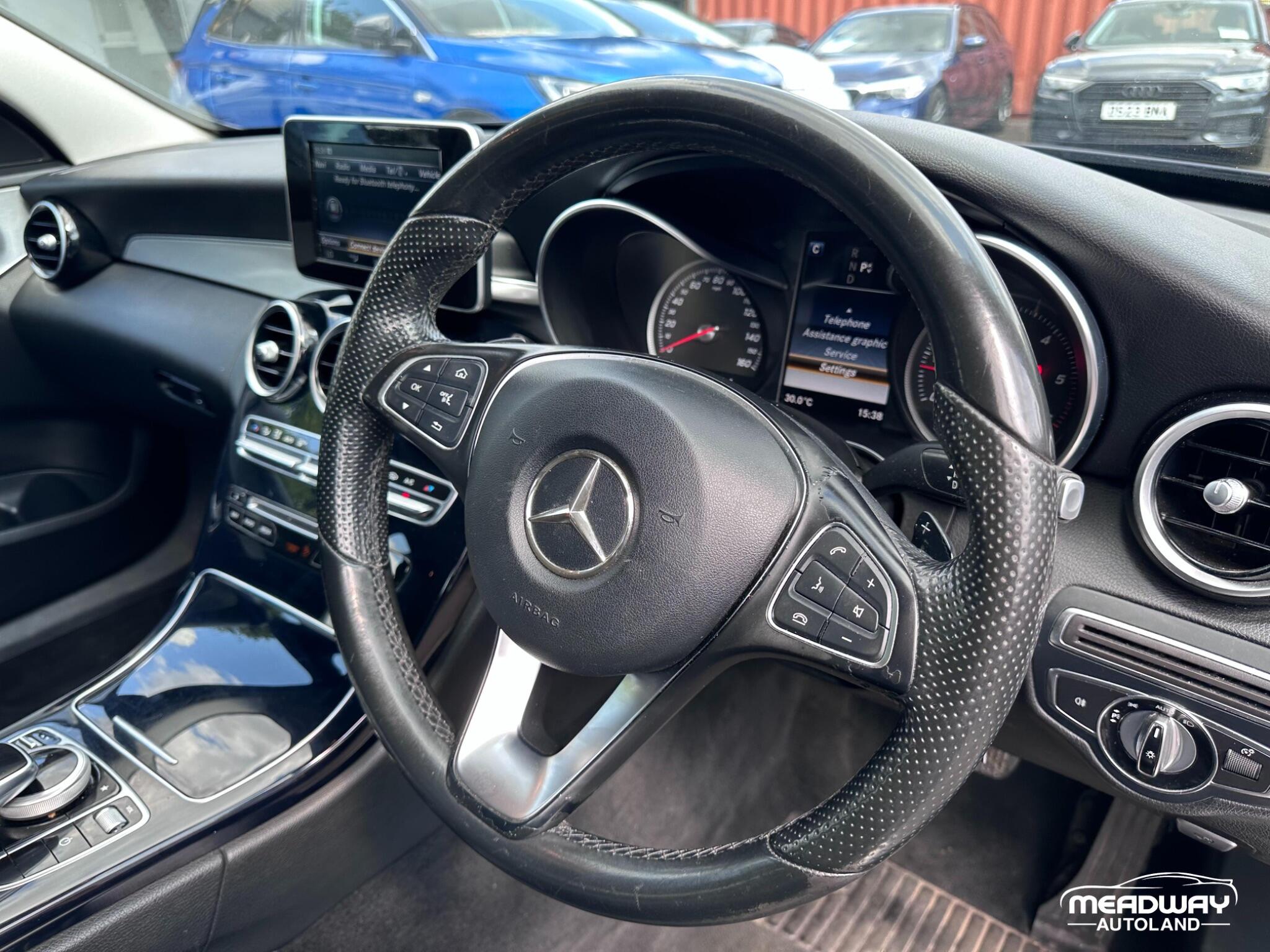 Mercedes-Benz C Class view 27