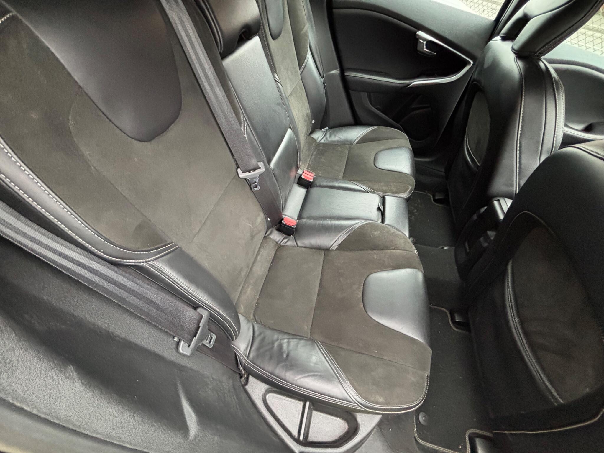 Volvo V40 view 24