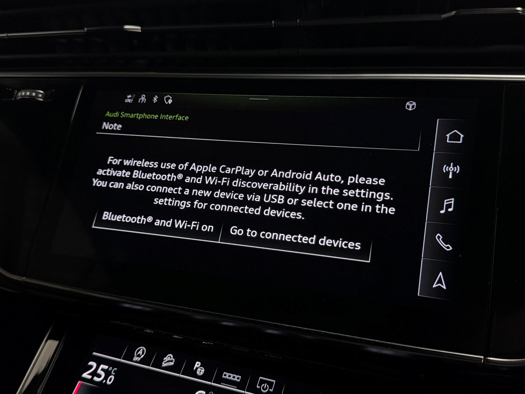 Audi Q8 view 41