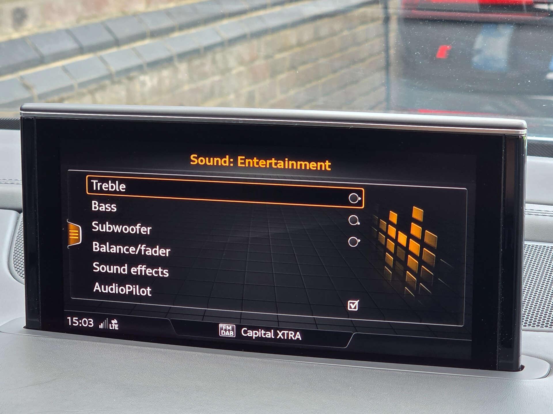 Audi SQ7 view 28