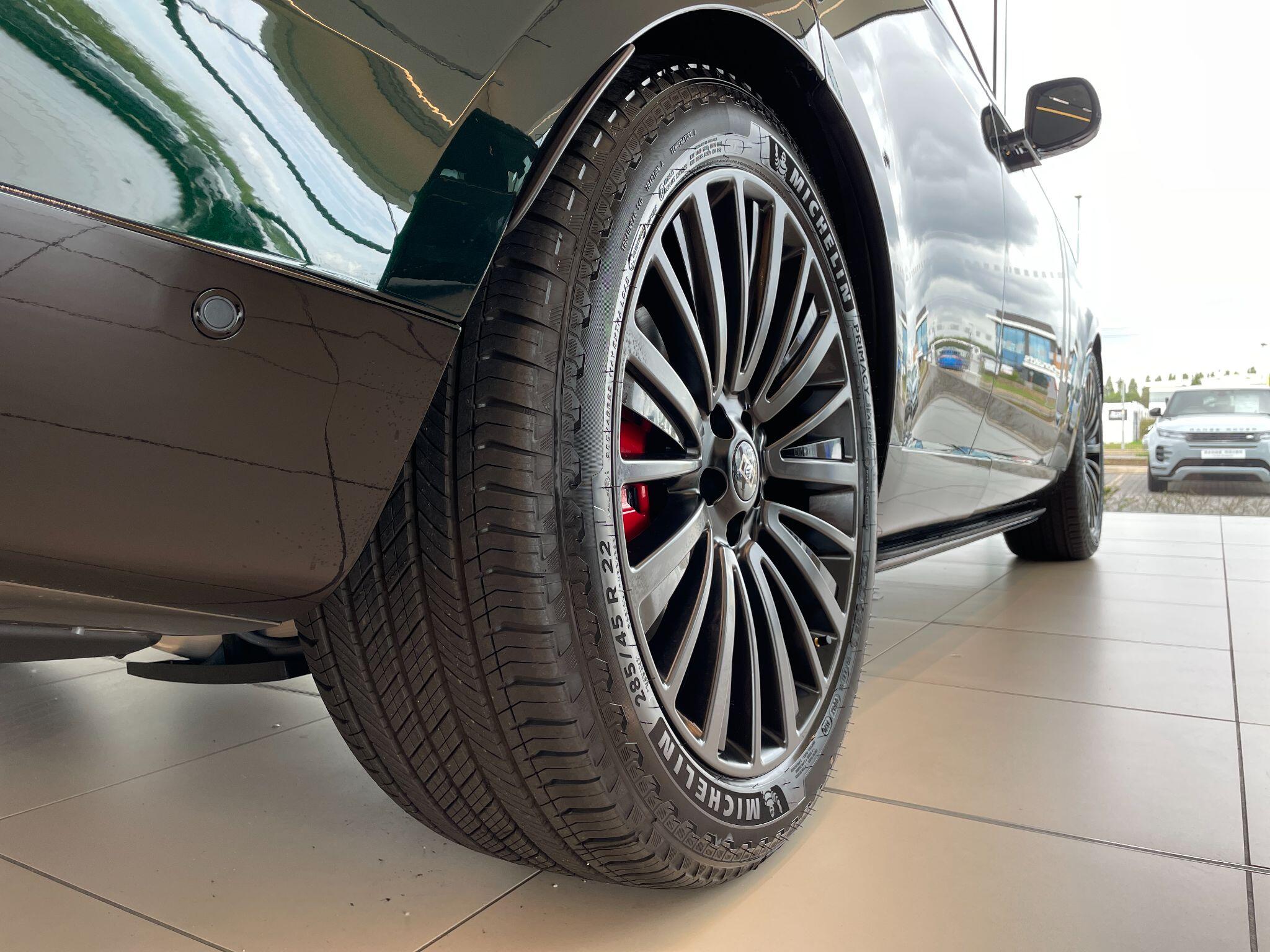 Land Rover Range Rover view 21