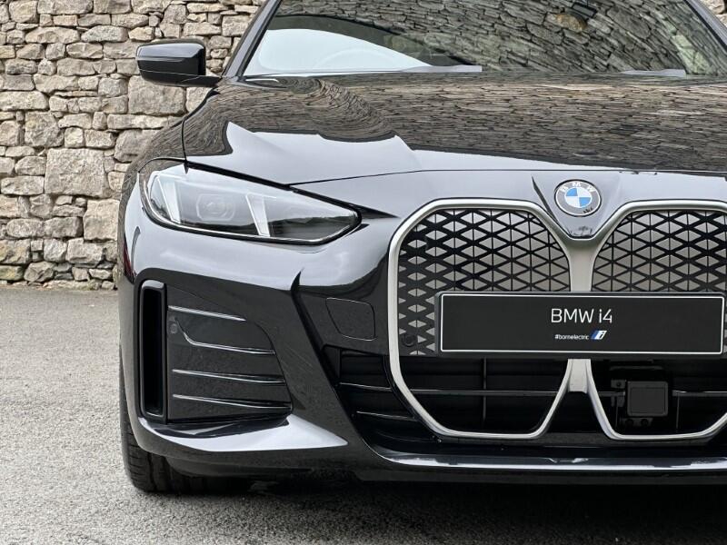 BMW i4 view 71
