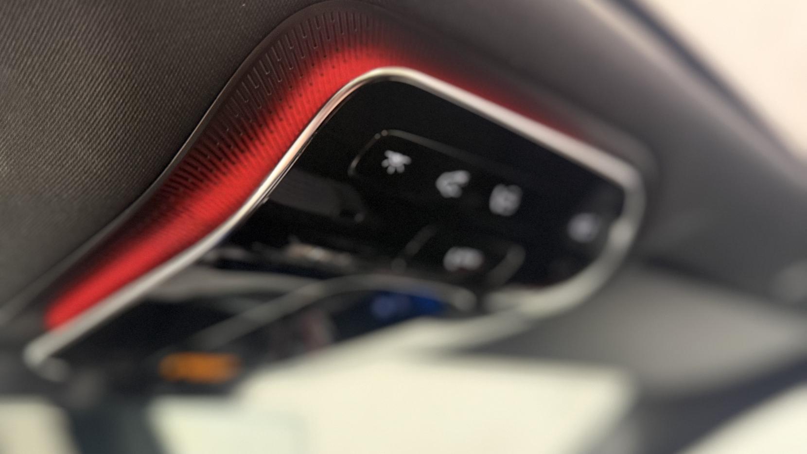 Mercedes-Benz C-Class view 19