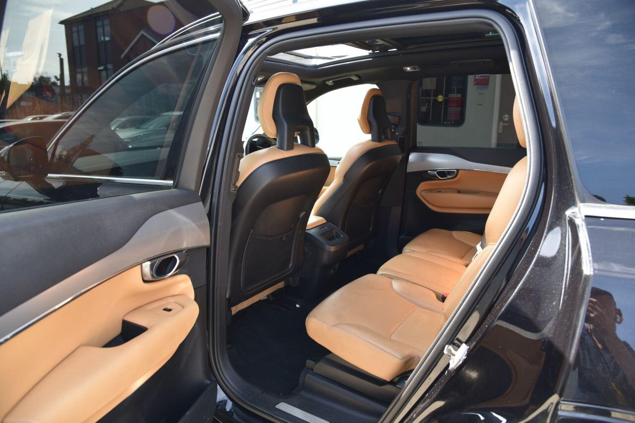 Volvo XC90 view 24