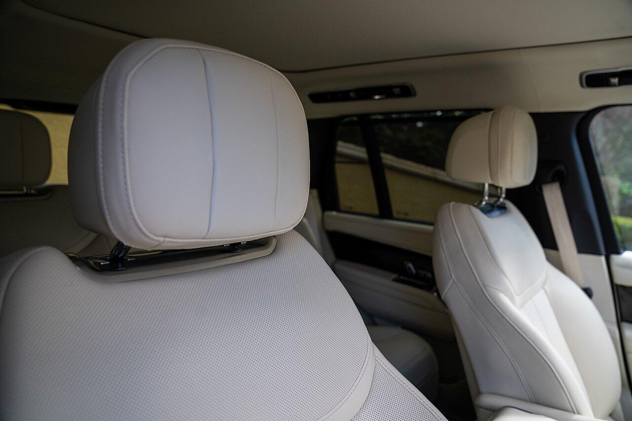 Land Rover Range Rover view 52