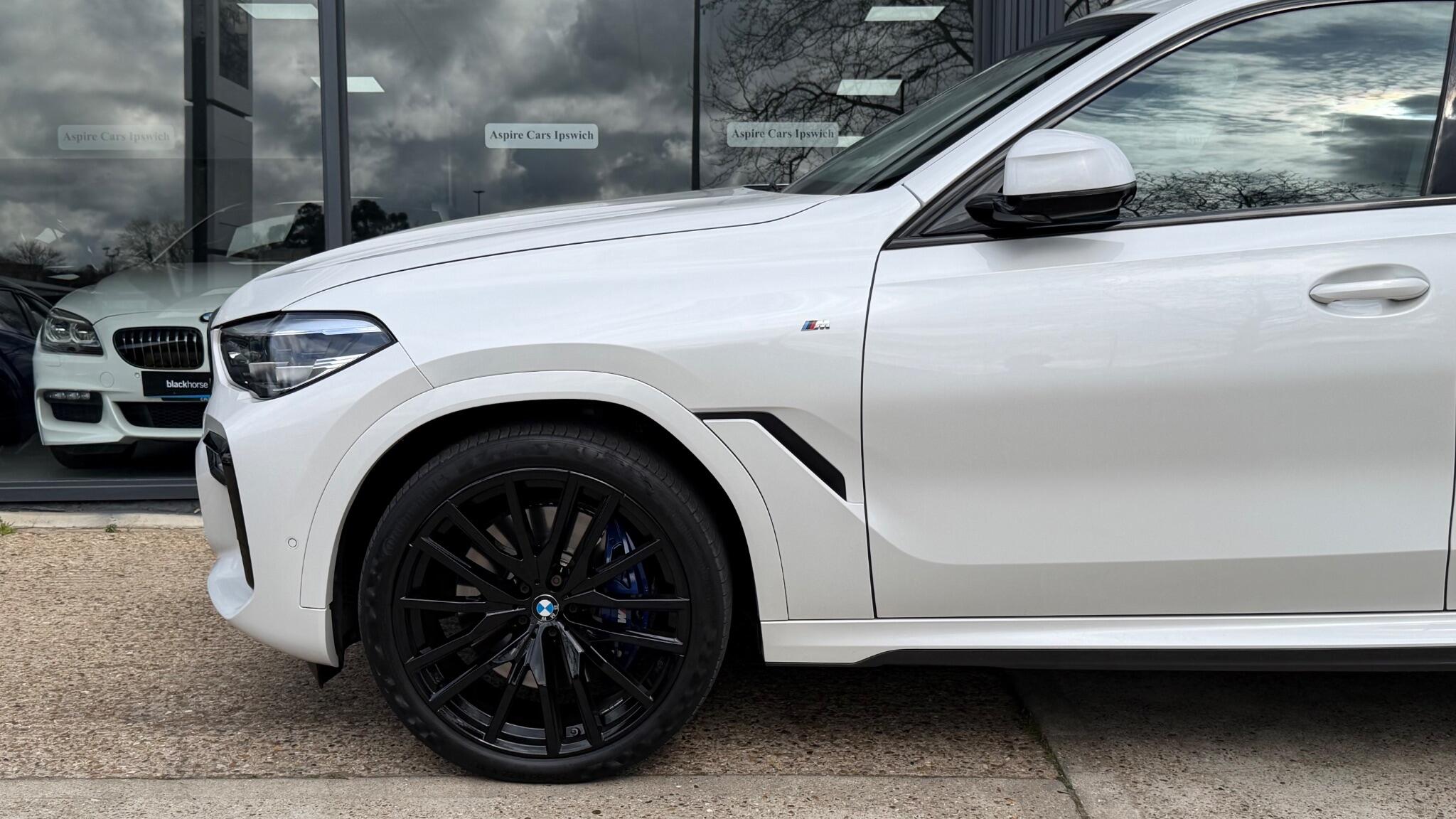 BMW X6 view 13