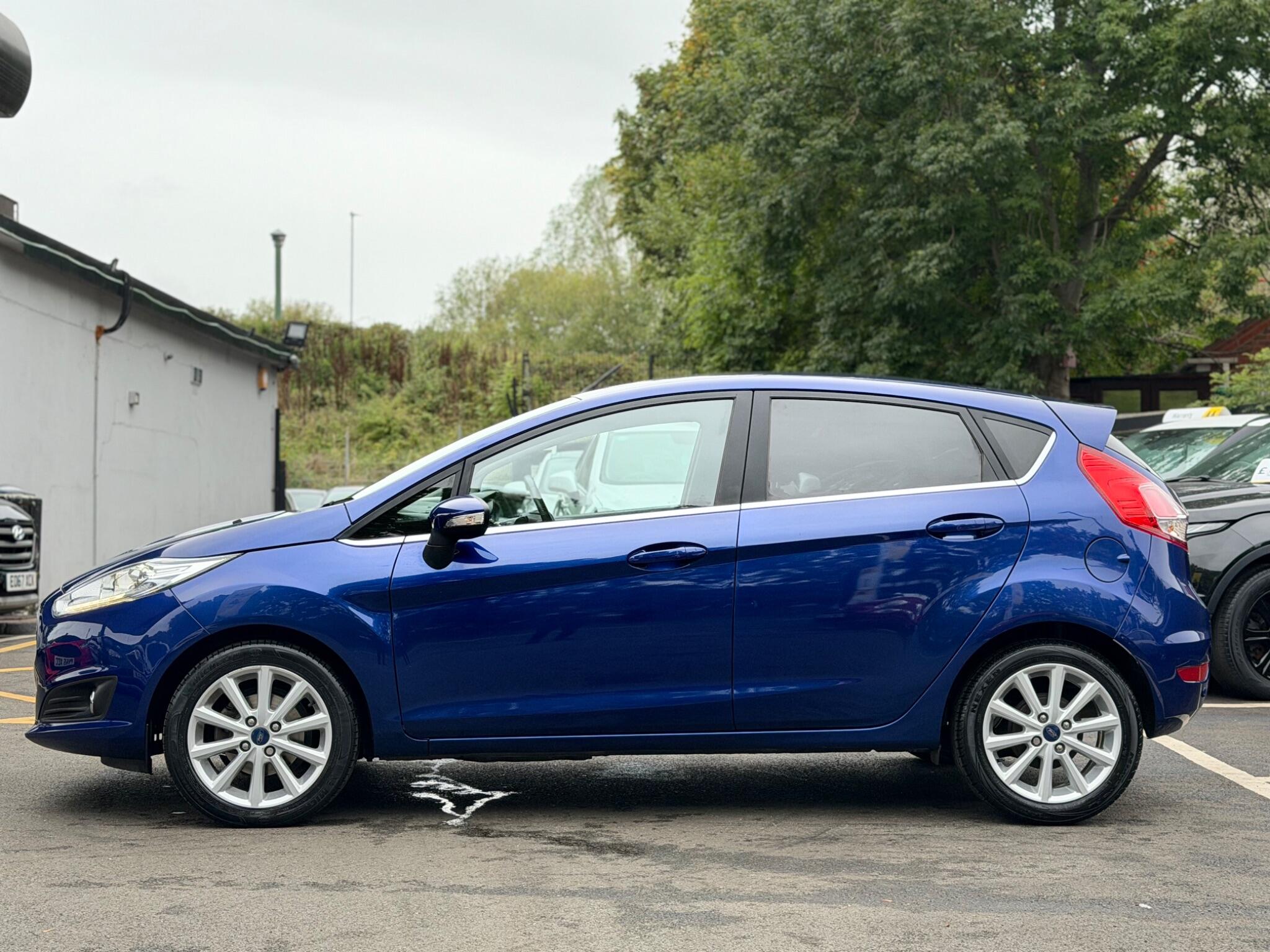 Ford Fiesta view 13