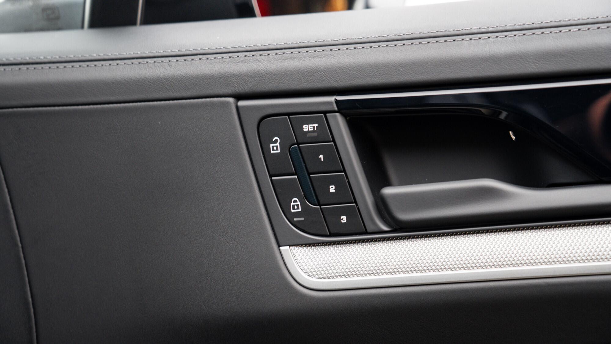Porsche Cayenne view 44
