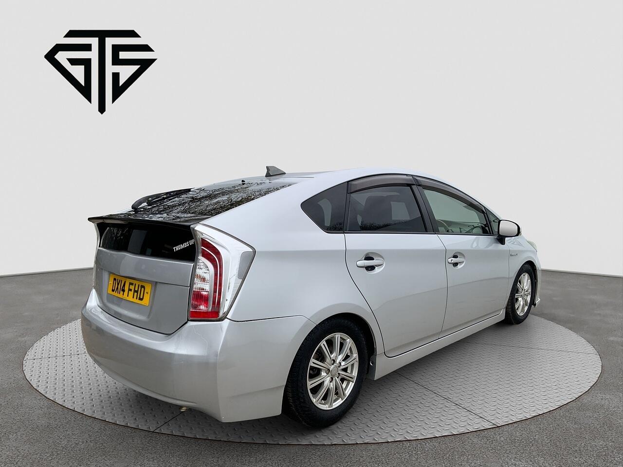Toyota Prius view 3