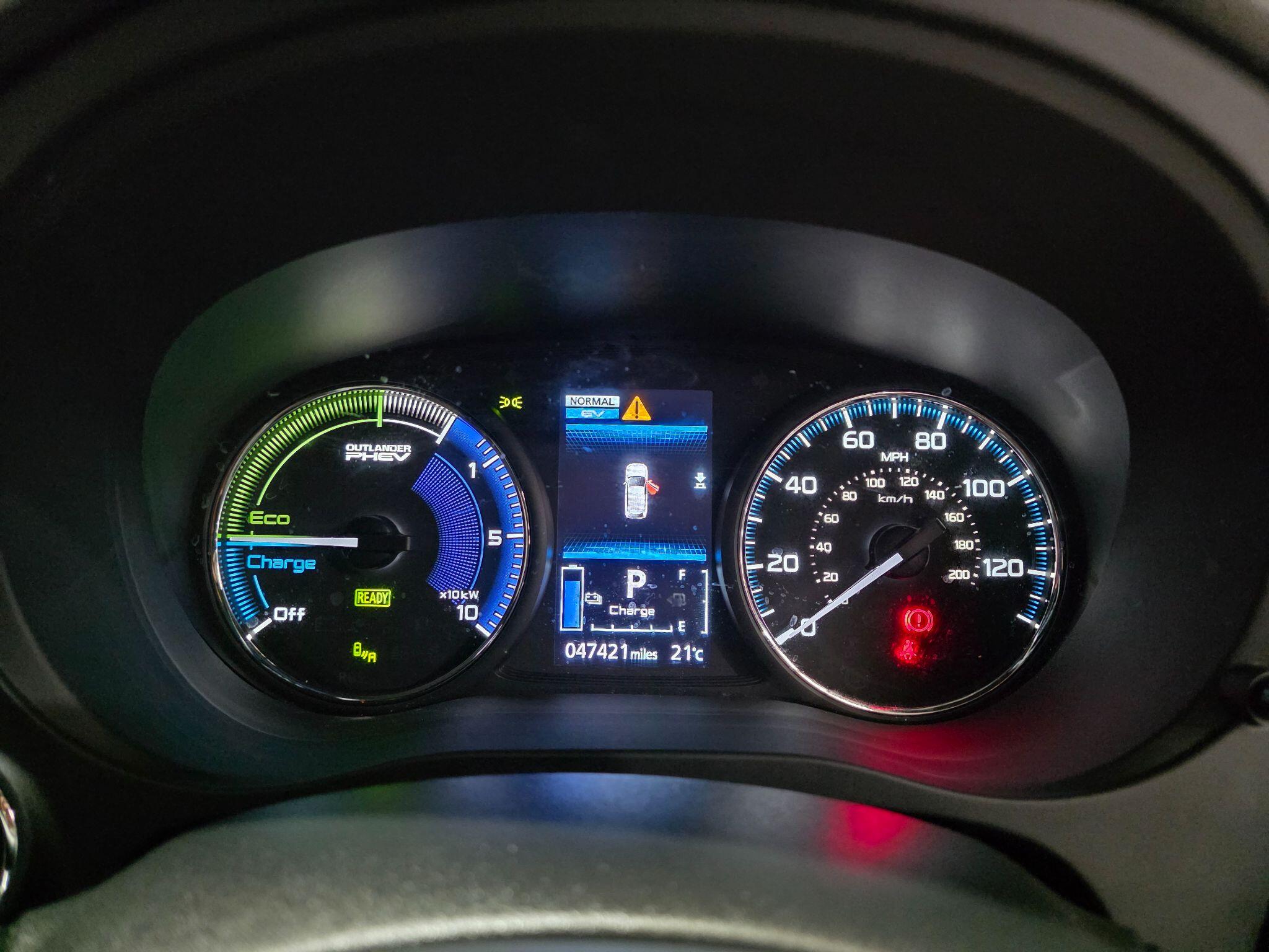 Mitsubishi Outlander view 11