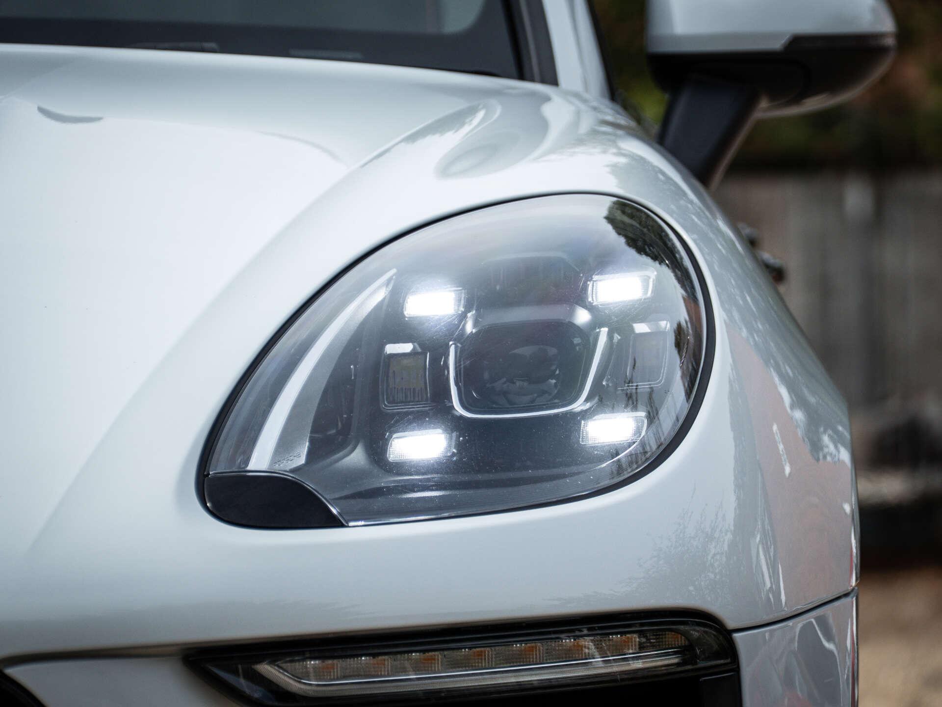 Porsche Macan view 12