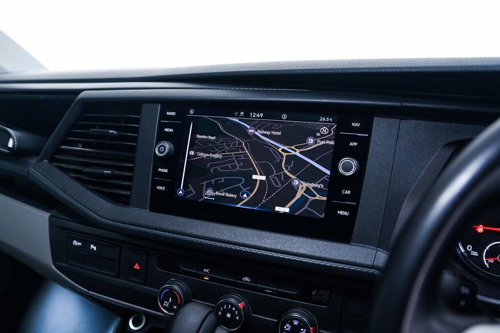 Volkswagen Transporter view 14