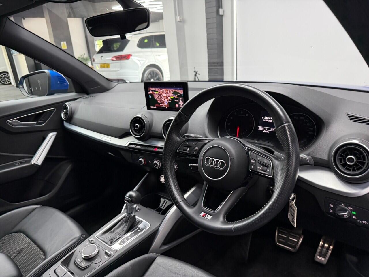 Audi Q2 view 35
