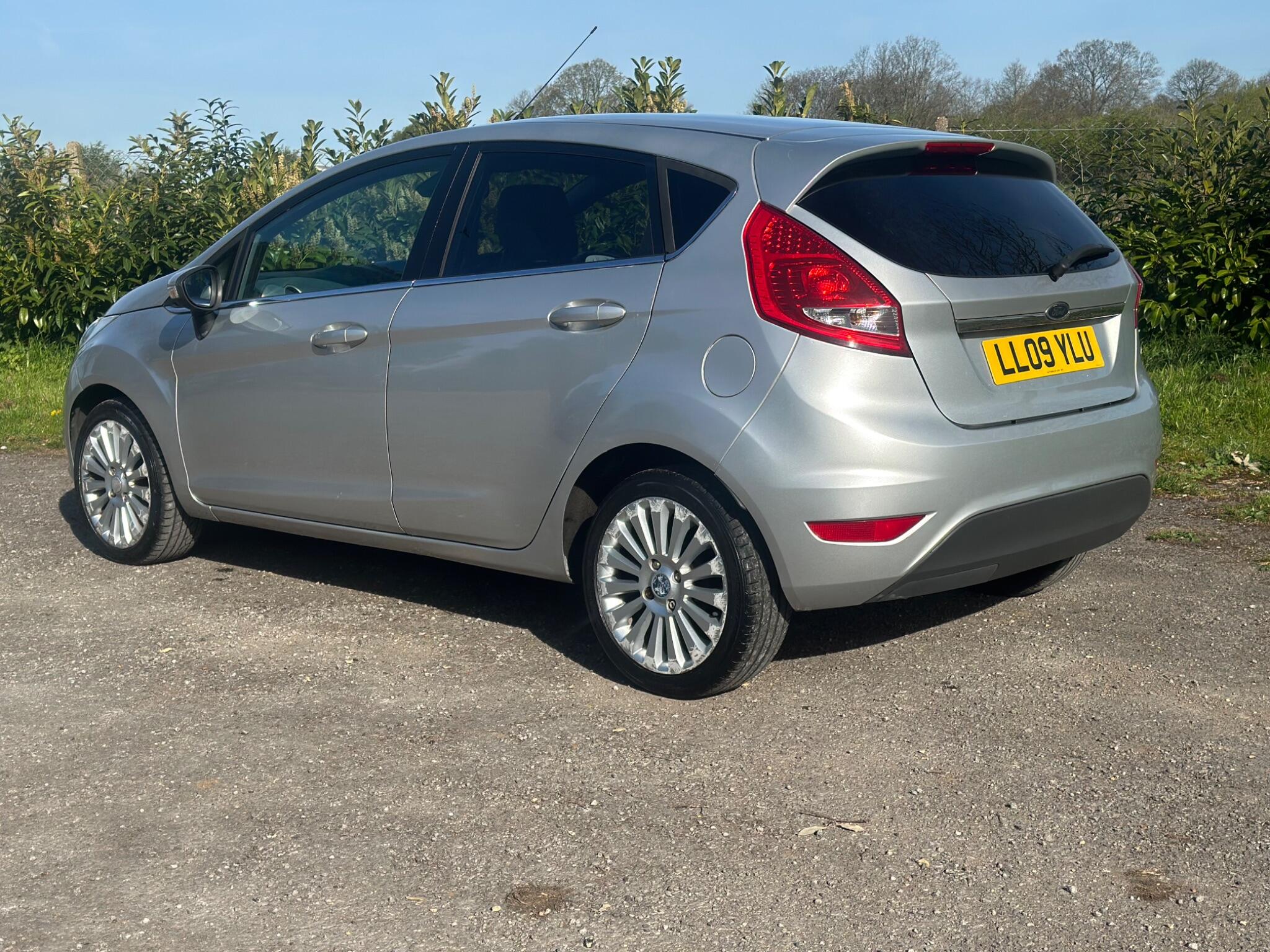 Ford Fiesta view 11
