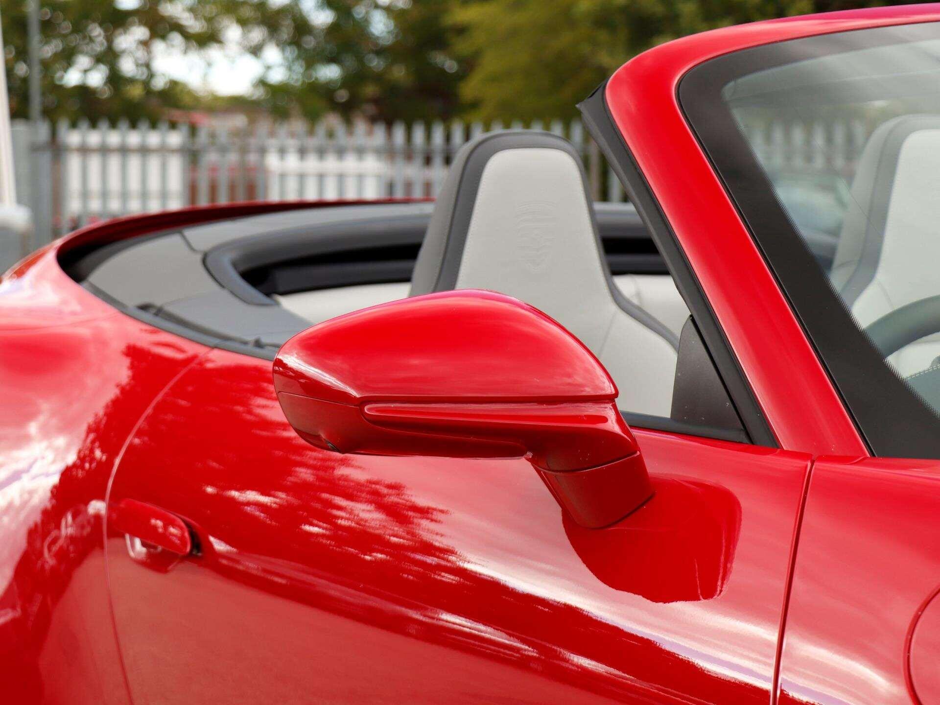 Porsche 911 view 38