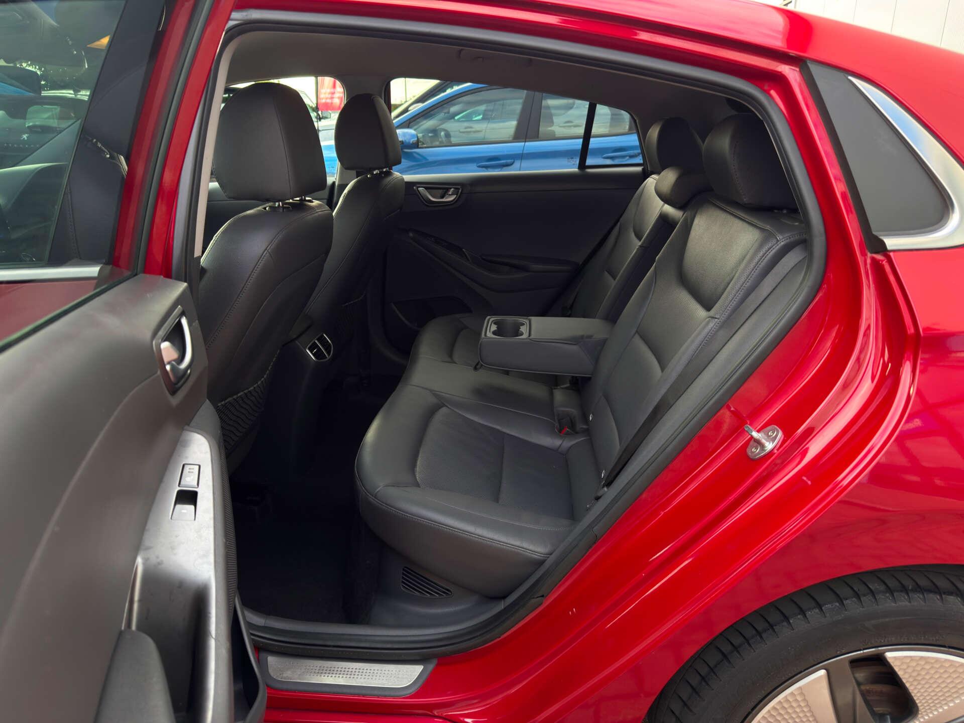 Hyundai Ioniq view 37