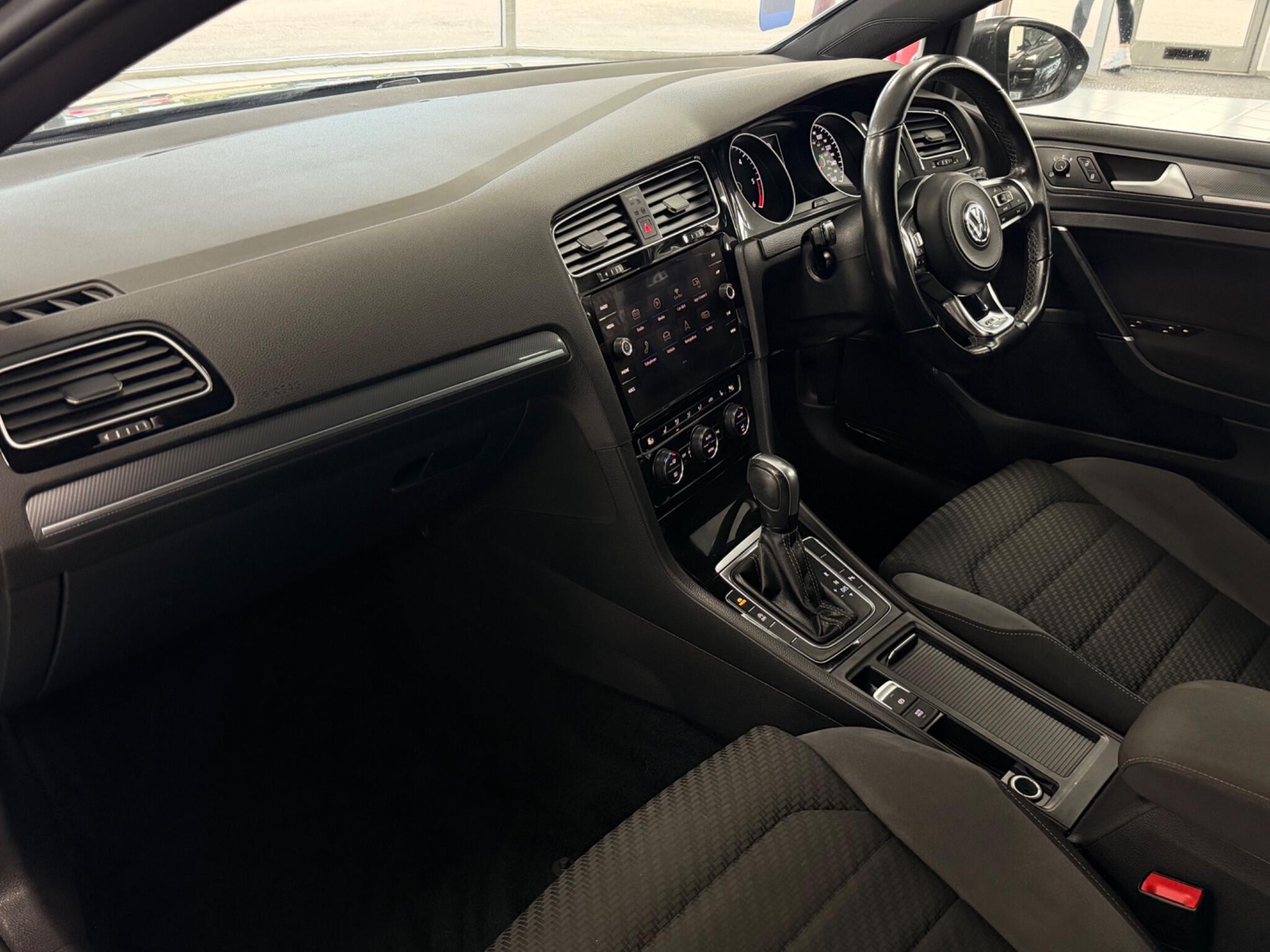 Volkswagen Golf view 16