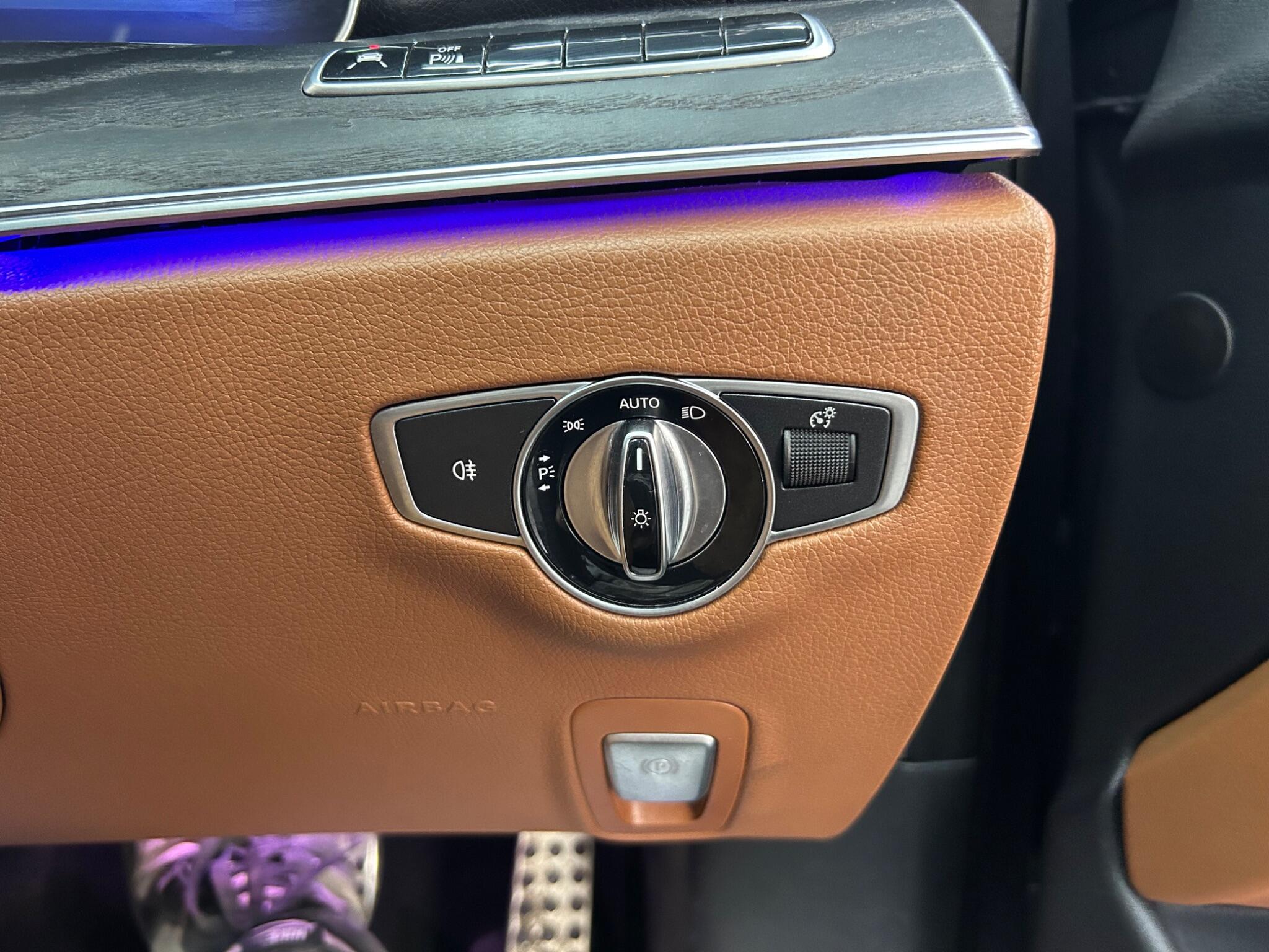 Mercedes-Benz E Class view 27