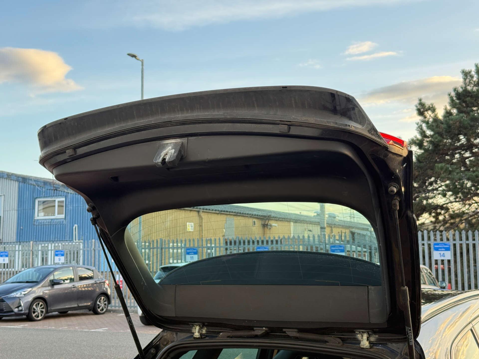 Cupra Leon view 34