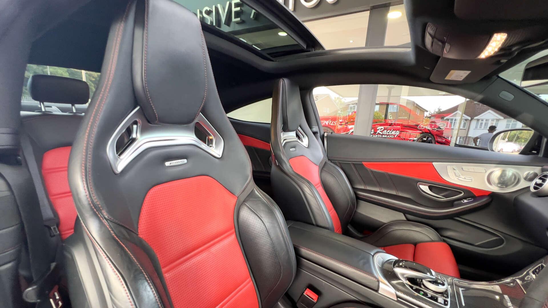 Mercedes-Benz C-Class view 32