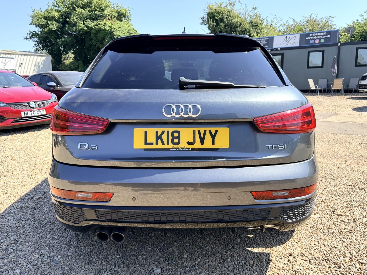 Audi Q3 view 5
