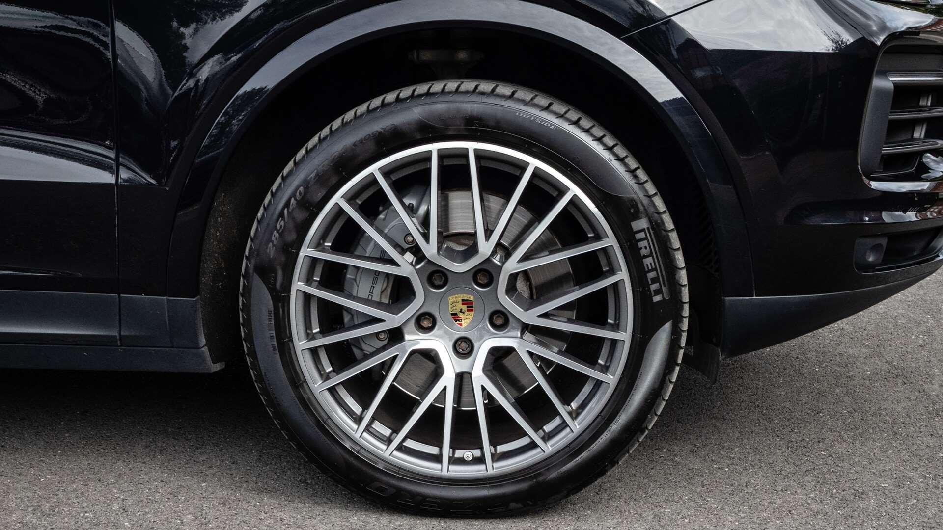 Porsche Cayenne view 6