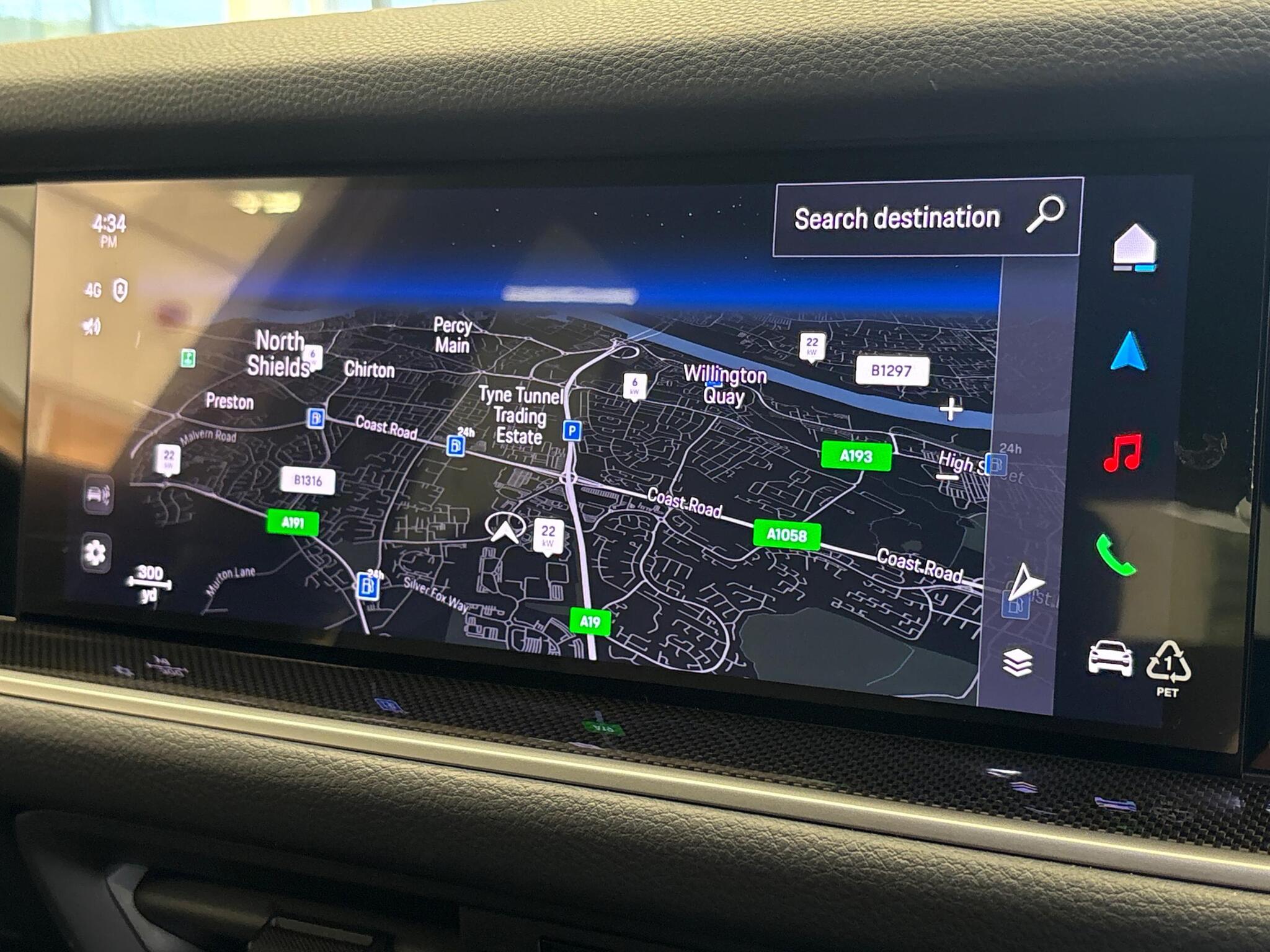 Porsche Cayenne view 31