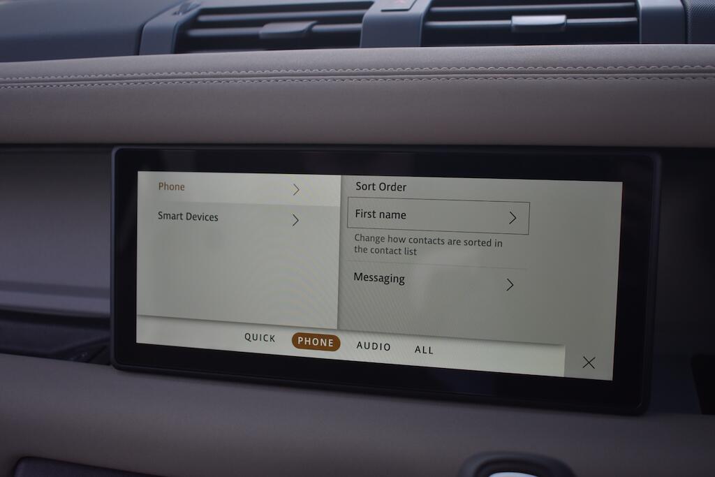 Land Rover Defender view 81
