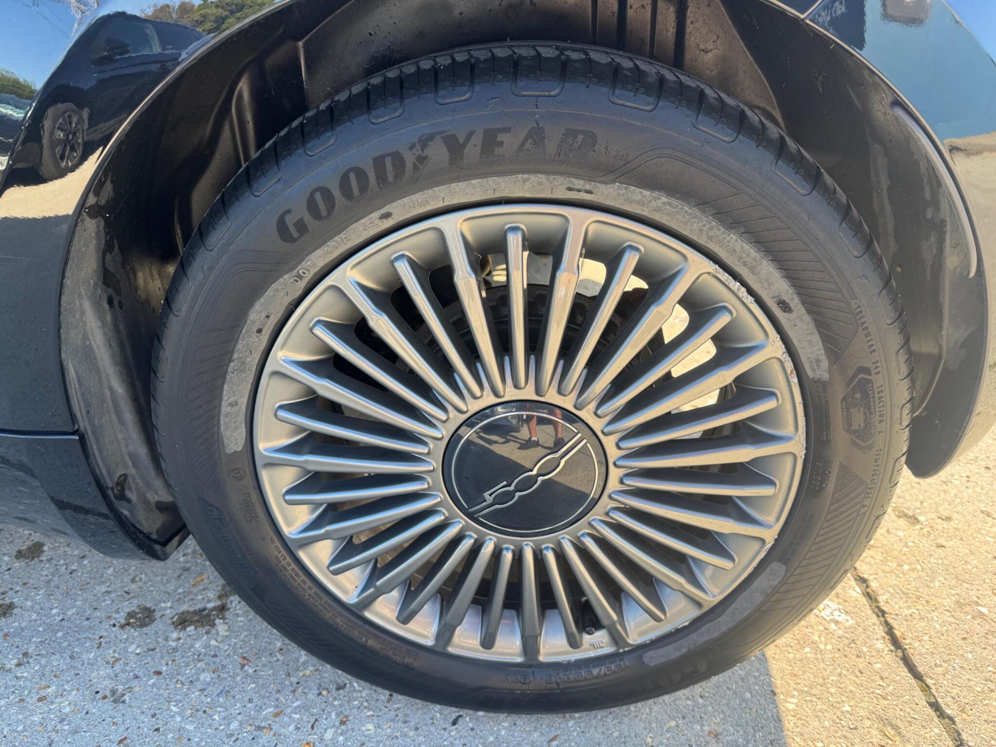 Fiat 500e view 15
