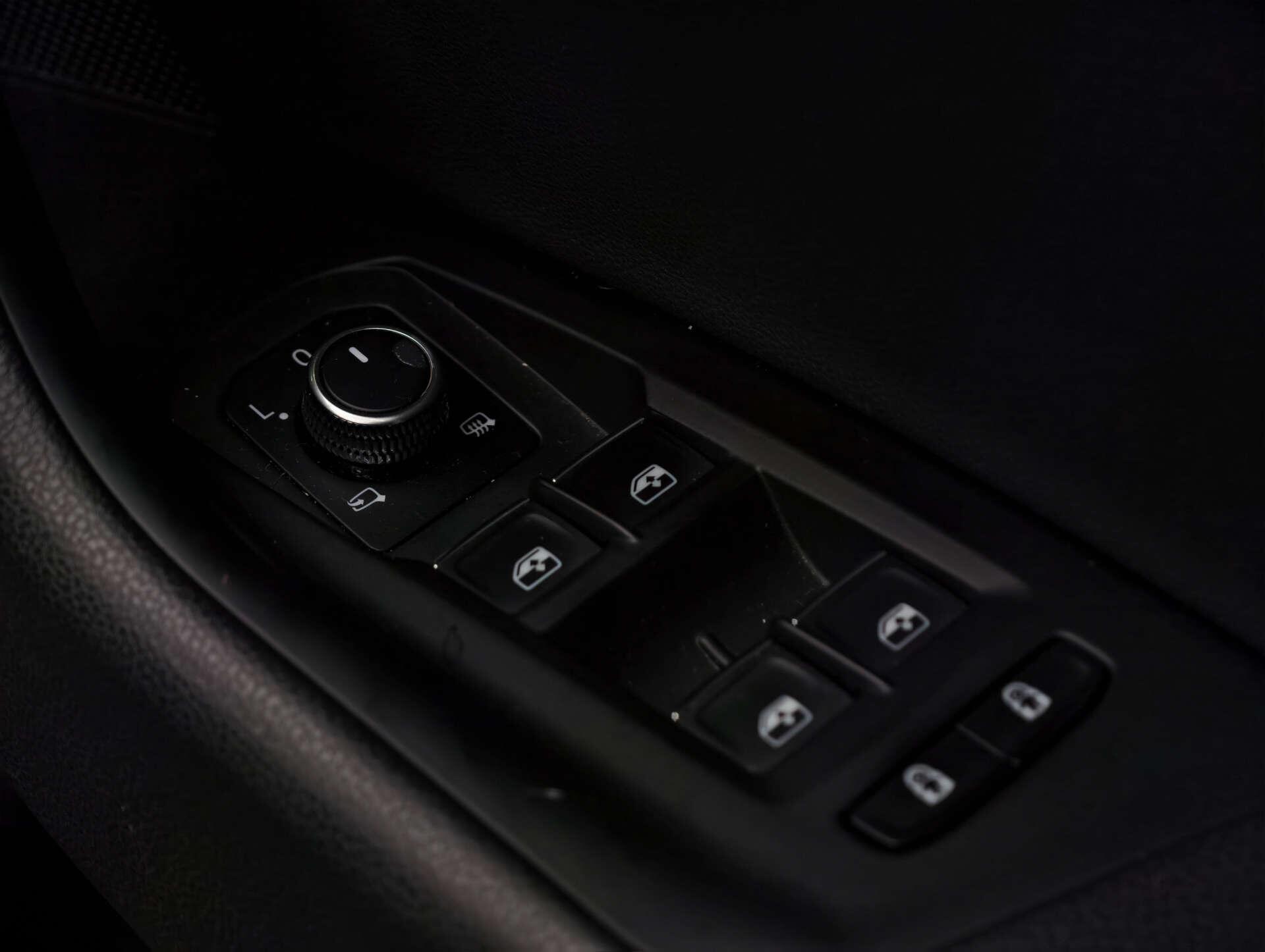 Volkswagen Touareg view 29