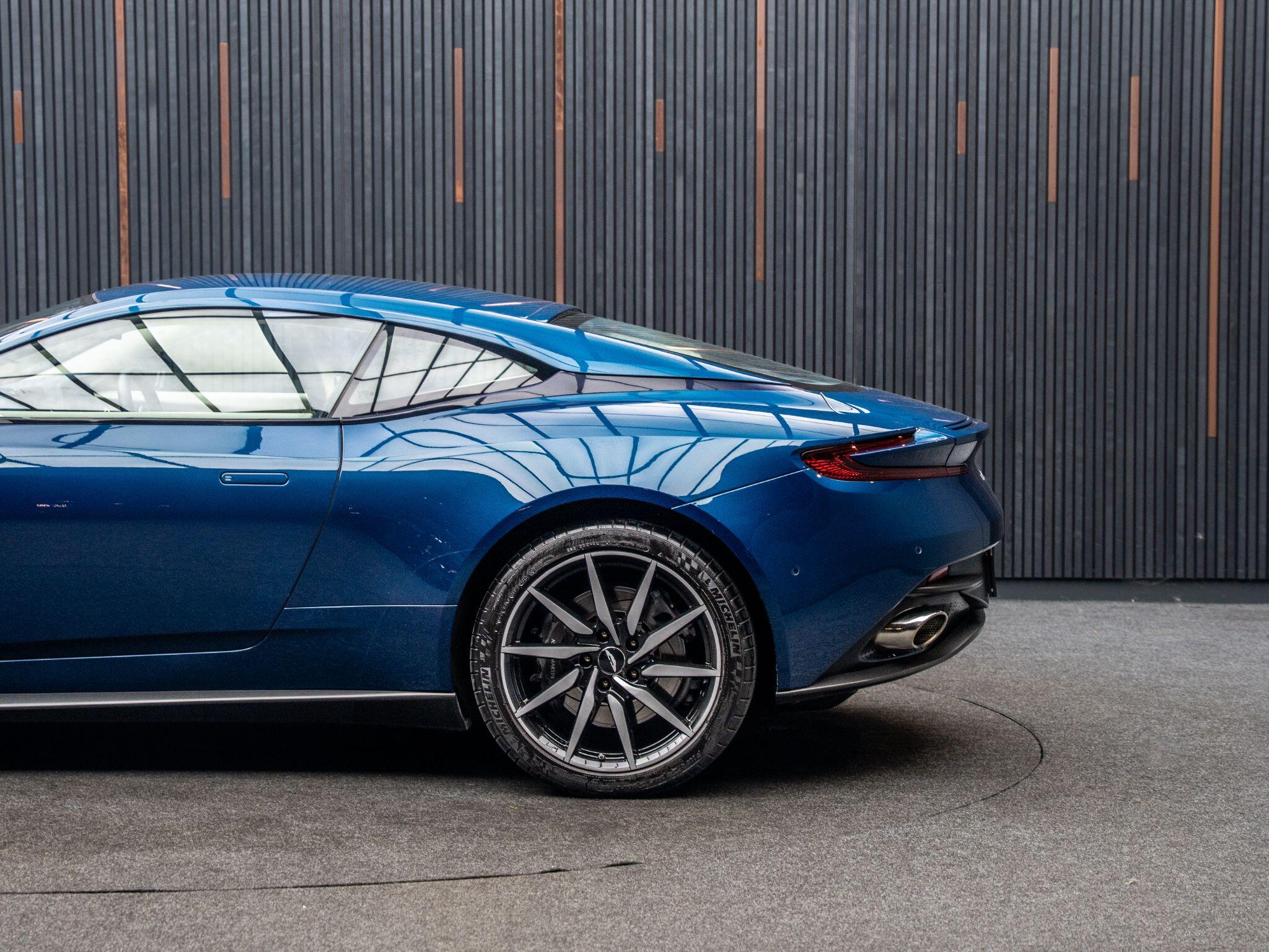 Aston Martin DB11 view 17